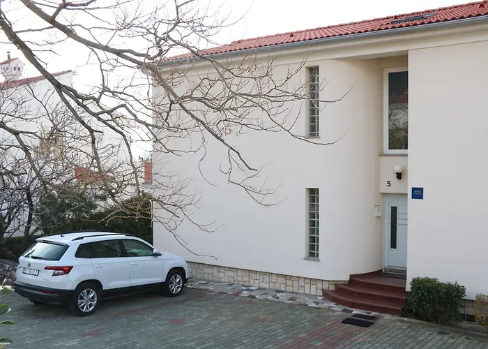 Apartman With Parking Spaces Baska, Krk - 19581 Baska (Krk)