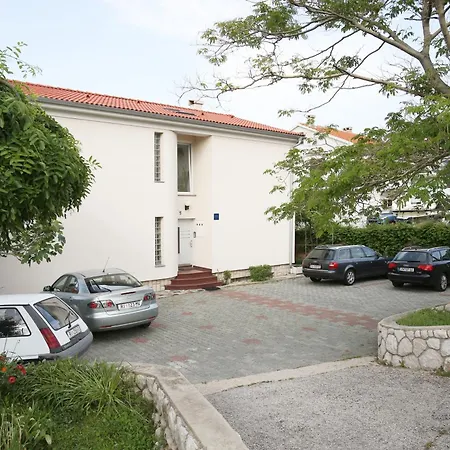 With Parking Spaces Baska, Krk - 19581 דירה באסקה